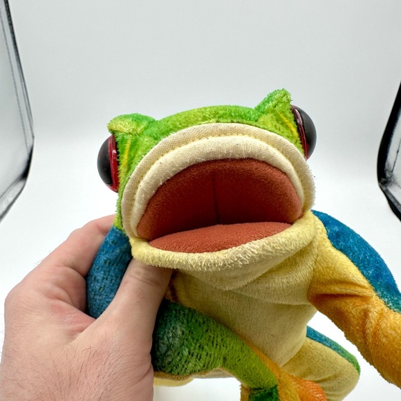 Folkmanis Red Eyed Tree Frog Hand Puppet - Picture 6 of 9